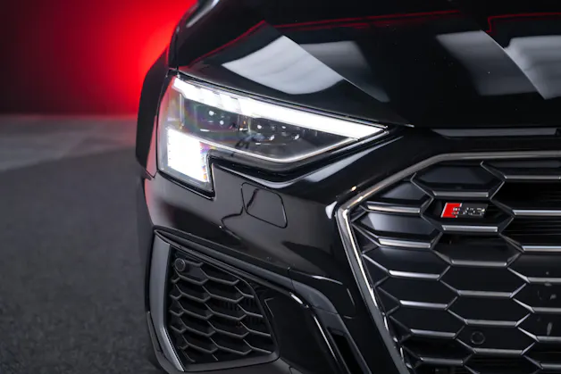 AUDI S3 Limousine 2.0 TFSI quattro S-Tronic / Rückfahrkamera / Ambientebeleuchtung / Tempomat