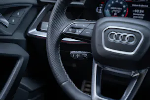 AUDI S3 Limousine 2.0 TFSI quattro S-Tronic / Rückfahrkamera / Ambientebeleuchtung / Tempomat
