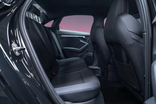 AUDI S3 Limousine 2.0 TFSI quattro S-Tronic / Rückfahrkamera / Ambientebeleuchtung / Tempomat