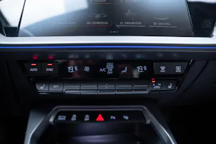AUDI S3 Limousine 2.0 TFSI quattro S-Tronic / Rückfahrkamera / Ambientebeleuchtung / Tempomat