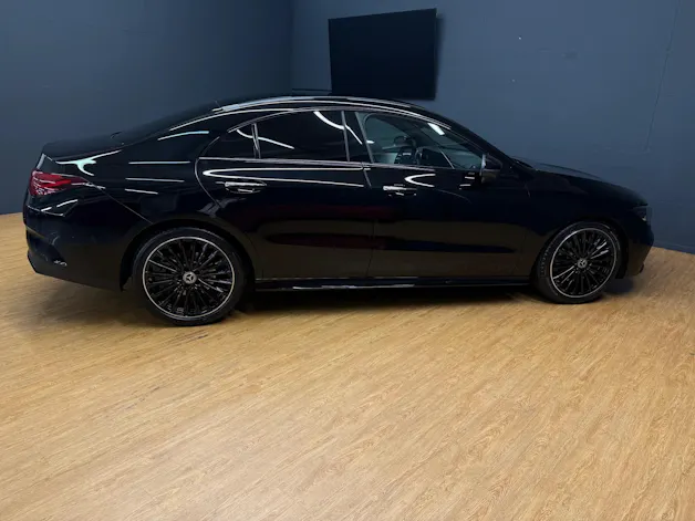 MERCEDES-BENZ CLA 200 - AMG / DISTRONIC / 360 Grad Kamera / AHK / Spiegel-Paket