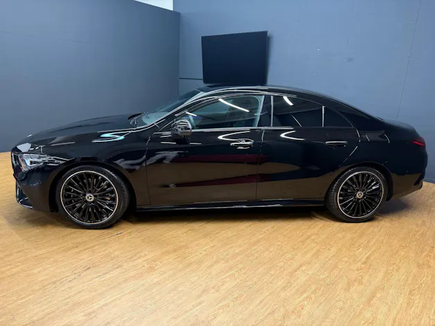 MERCEDES-BENZ CLA 200 - AMG / DISTRONIC / 360 Grad Kamera / AHK / Spiegel-Paket