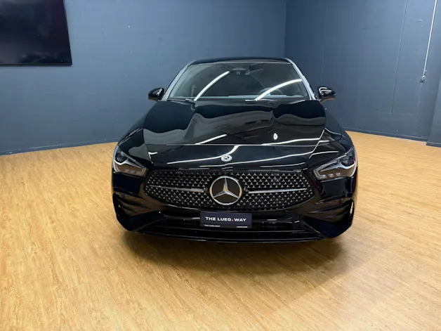 MERCEDES-BENZ CLA 200 - AMG / DISTRONIC / 360 Grad Kamera / AHK / Spiegel-Paket