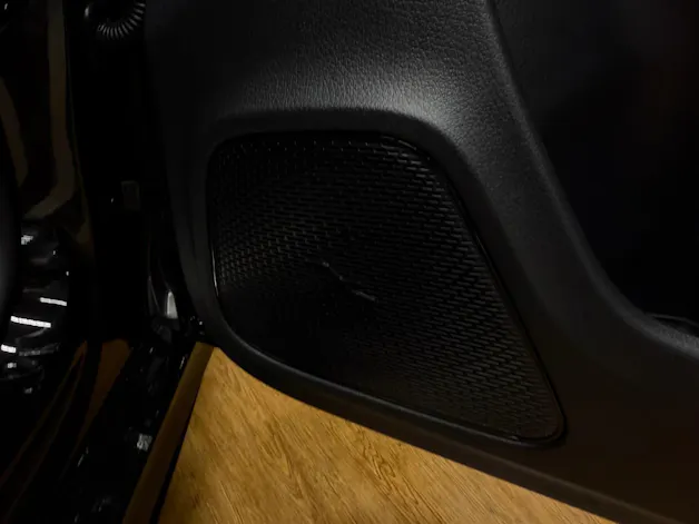 MERCEDES-BENZ CLA 200 - AMG / DISTRONIC / 360 Grad Kamera / AHK / Spiegel-Paket
