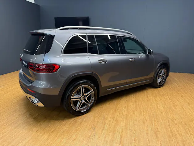 MERCEDES-BENZ GLB 220 d 4M - AMG / DISTRONIC / Rückfahrkamera / AHK / Memory