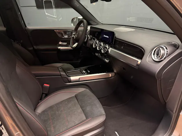 MERCEDES-BENZ GLB 220 d 4M - AMG / DISTRONIC / Rückfahrkamera / AHK / Memory