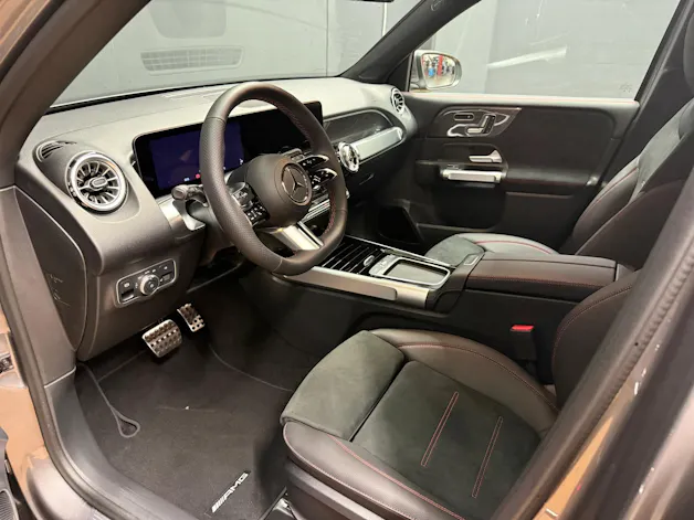 MERCEDES-BENZ GLB 220 d 4M - AMG / DISTRONIC / Rückfahrkamera / AHK / Memory