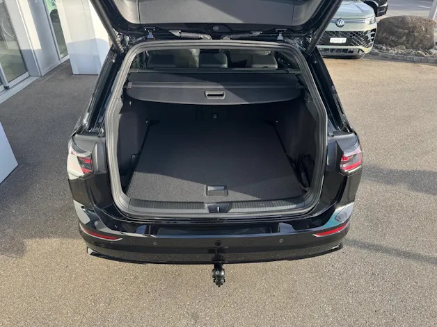 VW Golf Variant 2.0 TSI R-Line DSG 4 Motion