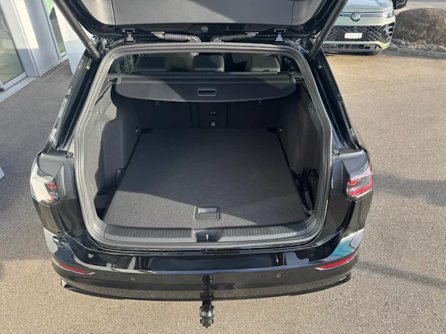 VW Golf Variant 2.0 TSI R-Line DSG 4 Motion