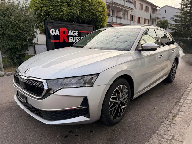 SKODA Octavia Combi 1.5 TSI mHEV 150 PS Selection ***ANHÄNGERKUPPLUNG SCHWENKBAR***