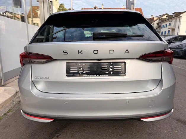 SKODA Octavia Combi 1.5 TSI mHEV 150 PS Selection ***ANHÄNGERKUPPLUNG SCHWENKBAR***