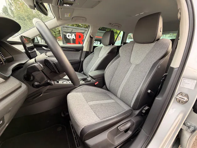 SKODA Octavia Combi 1.5 TSI mHEV 150 PS Selection ***ANHÄNGERKUPPLUNG SCHWENKBAR***