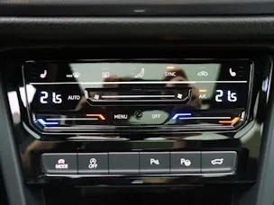VW Touran 1.5 TSI DSG R-Line Black Style