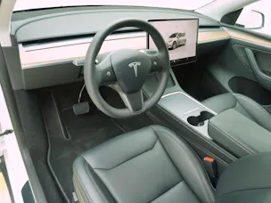 Tesla Model Y Long Range RWD