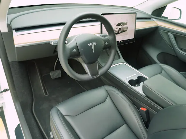 Tesla Model Y Long Range RWD