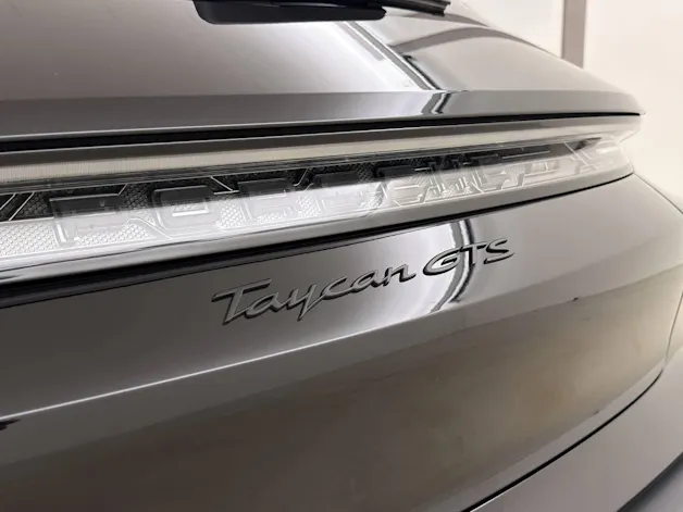 PORSCHE Taycan GTS Sport Turismo