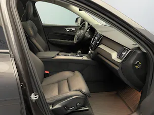 VOLVO XC60 2.0 T6 TE Ultimate Dark eAWD