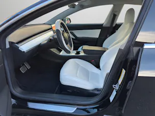Tesla Model 3 Long Range D