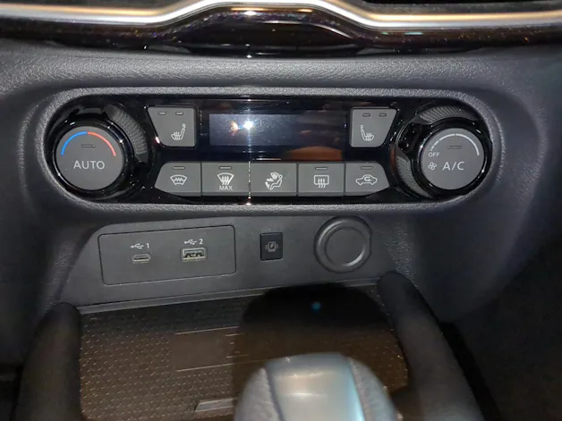 NISSAN Juke 1.6 FHEV Tekna