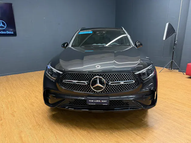 MERCEDES-BENZ GLC 300 d 4M - AMG / DISTRONIC / 360 Grad Kamera