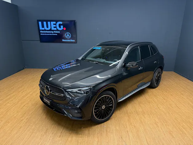MERCEDES-BENZ GLC 300 d 4M - AMG / DISTRONIC / 360 Grad Kamera