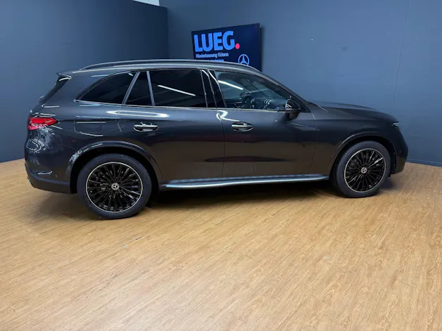 MERCEDES-BENZ GLC 300 d 4M - AMG / DISTRONIC / 360 Grad Kamera