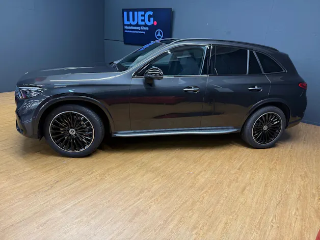 MERCEDES-BENZ GLC 300 d 4M - AMG / DISTRONIC / 360 Grad Kamera