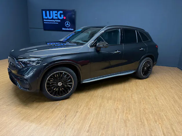 MERCEDES-BENZ GLC 300 d 4M - AMG / DISTRONIC / 360 Grad Kamera