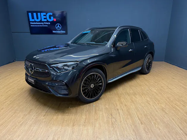 MERCEDES-BENZ GLC 300 d 4M - AMG / DISTRONIC / 360 Grad Kamera