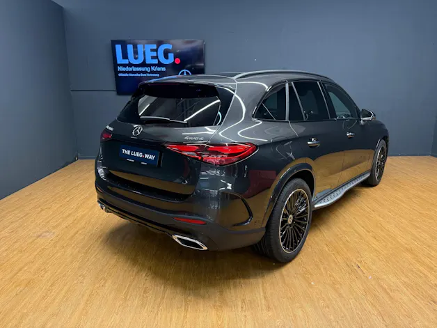MERCEDES-BENZ GLC 300 d 4M - AMG / DISTRONIC / 360 Grad Kamera