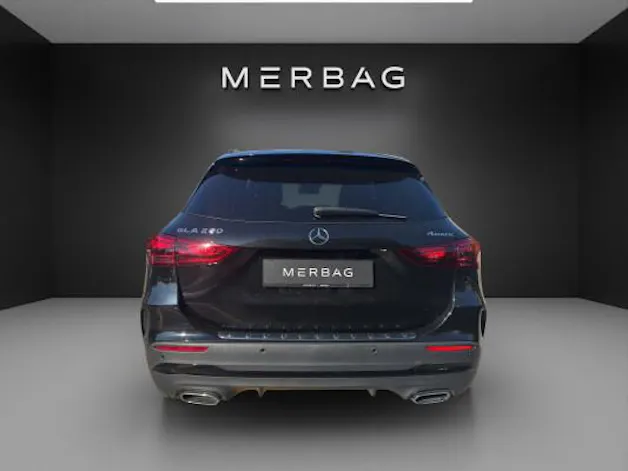 MERCEDES-BENZ GLA 250 4Matic 8G-DCT