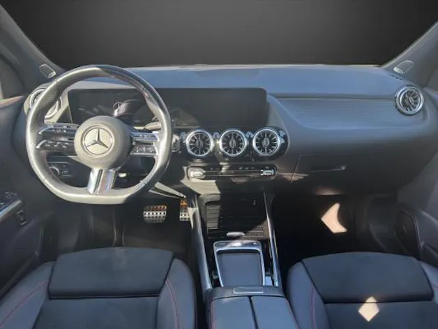 MERCEDES-BENZ GLA 250 4Matic 8G-DCT