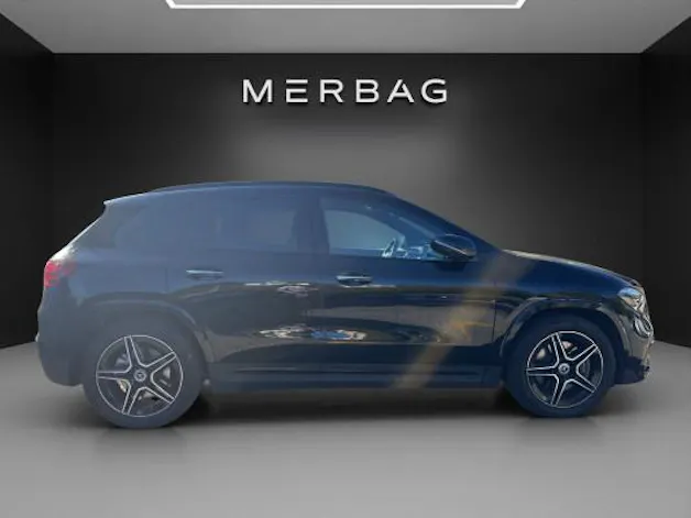 MERCEDES-BENZ GLA 250 4Matic 8G-DCT