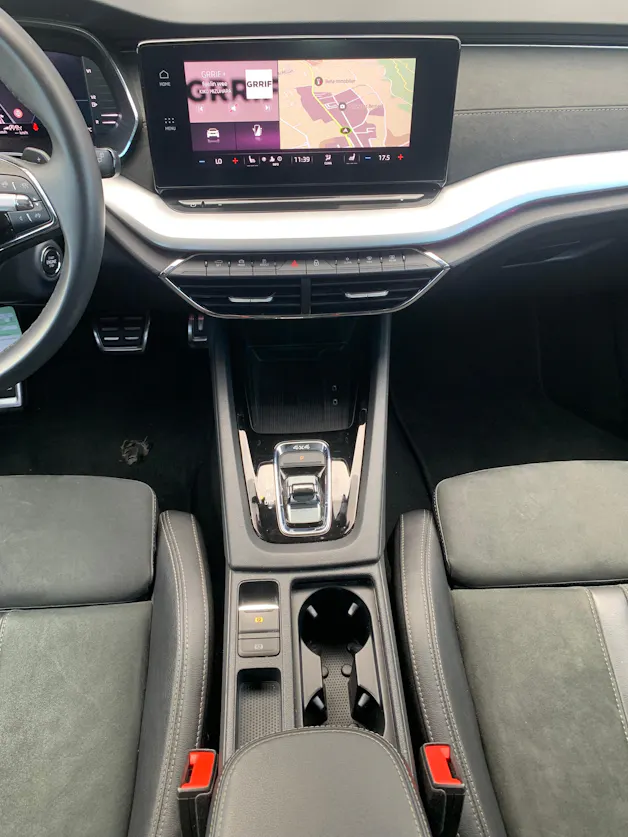 SKODA Octavia Combi 2.0 TSI DSG Scout 4x4