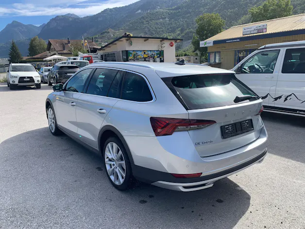 SKODA Octavia Combi 2.0 TSI DSG Scout 4x4