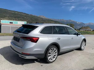 SKODA Octavia Combi 2.0 TSI DSG Scout 4x4