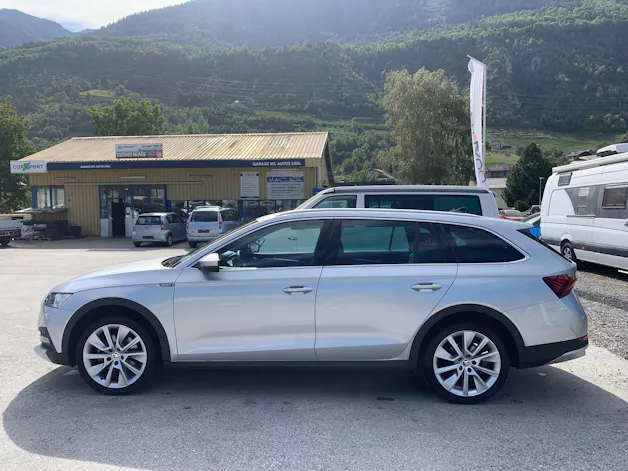 SKODA Octavia Combi 2.0 TSI DSG Scout 4x4