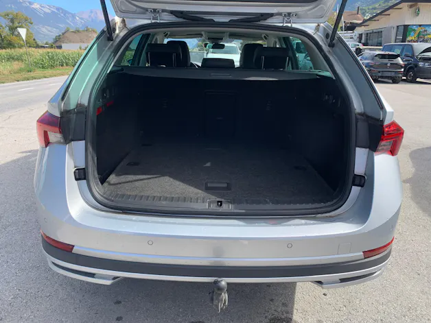 SKODA Octavia Combi 2.0 TSI DSG Scout 4x4