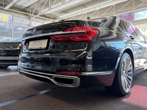 BMW 750i xDrive Steptronic | CH | Leder Beige | Night Vision | FOND Entertain | TV | PURE EXCELLENCE | Standheiz. |