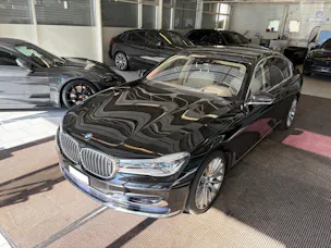 BMW 750i xDrive Steptronic | CH | Leder Beige | Night Vision | FOND Entertain | TV | PURE EXCELLENCE | Standheiz. |