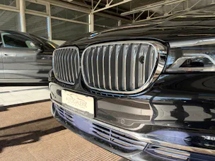 BMW 750i xDrive Steptronic | CH | Leder Beige | Night Vision | FOND Entertain | TV | PURE EXCELLENCE | Standheiz. |