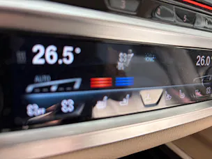 BMW 750i xDrive Steptronic | CH | Leder Beige | Night Vision | FOND Entertain | TV | PURE EXCELLENCE | Standheiz. |