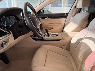 BMW 750i xDrive Steptronic | CH | Leder Beige | Night Vision | FOND Entertain | TV | PURE EXCELLENCE | Standheiz. |