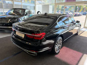 BMW 750i xDrive Steptronic | CH | Leder Beige | Night Vision | FOND Entertain | TV | PURE EXCELLENCE | Standheiz. |