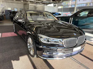 BMW 750i xDrive Steptronic | CH | Leder Beige | Night Vision | FOND Entertain | TV | PURE EXCELLENCE | Standheiz. |