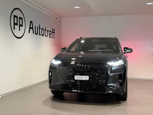 AUDI Q4 e-tron SUV quattro performance Attraction
