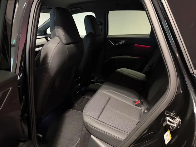 AUDI Q4 e-tron SUV quattro performance Attraction