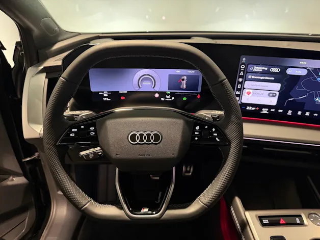 AUDI Q4 e-tron SUV quattro performance Attraction