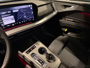 AUDI Q4 e-tron SUV quattro performance Attraction