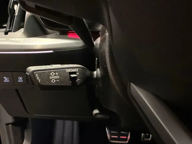 AUDI Q4 e-tron SUV quattro performance Attraction